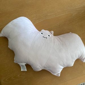 TIK TOK HALLOWEEN LIGHT PINKY PURPLE SPOOKY CUTE BAT PILLOW!